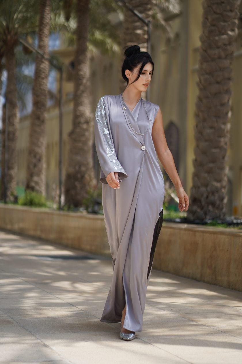 Chic Silver/Silk Dress - Figura 6