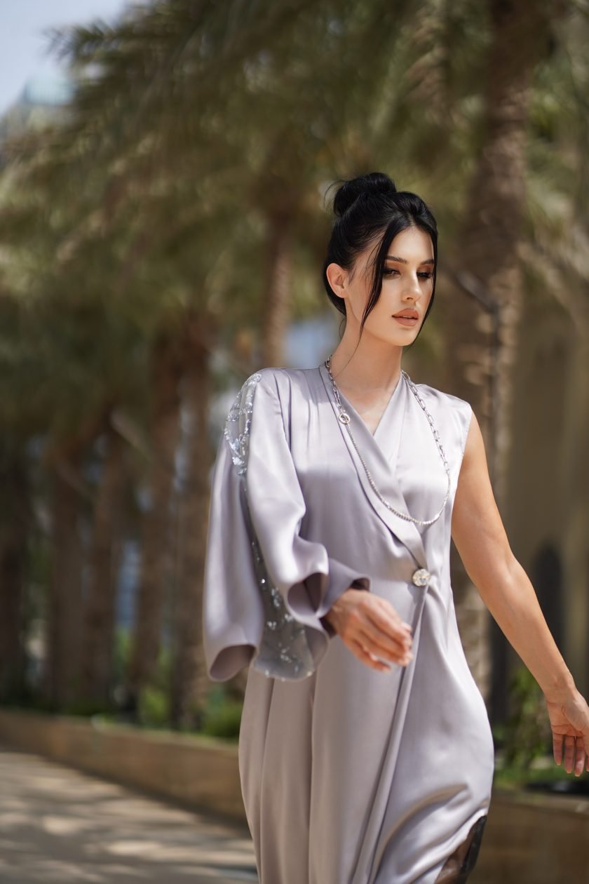 Chic Silver/Silk Dress - Figura 10