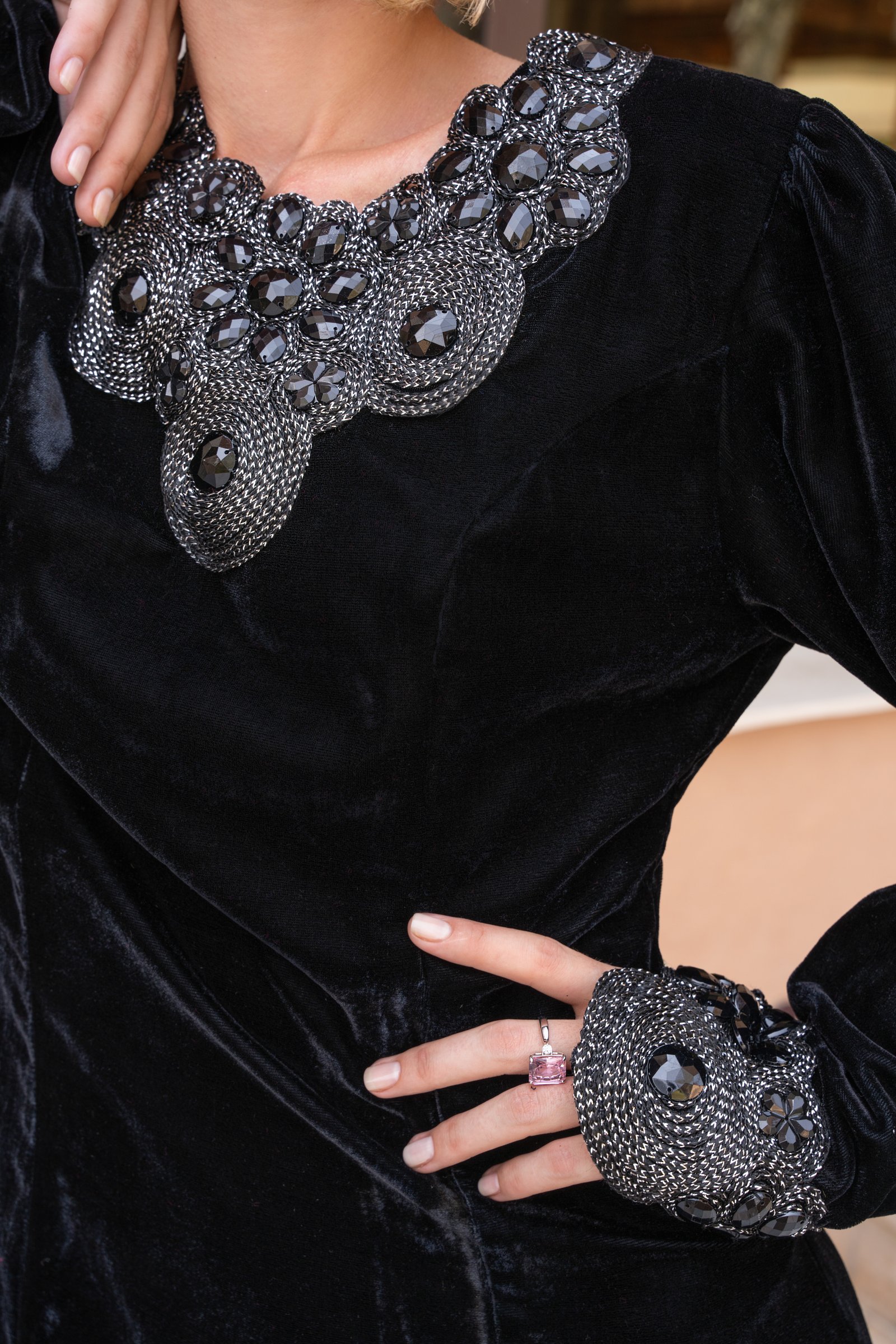 Velvet Éclat Dress - Figura 3